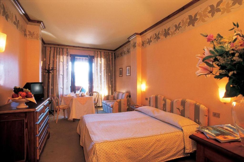 Hotel Club Relais Des Alpes Madonna Esterno foto