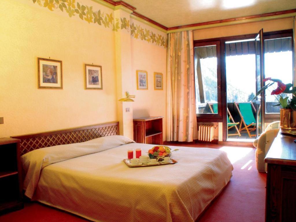 Hotel Club Relais Des Alpes Madonna Esterno foto