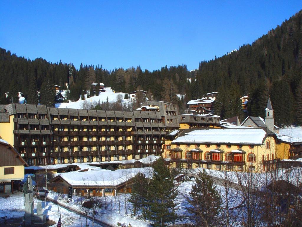 Hotel Club Relais Des Alpes Madonna Esterno foto
